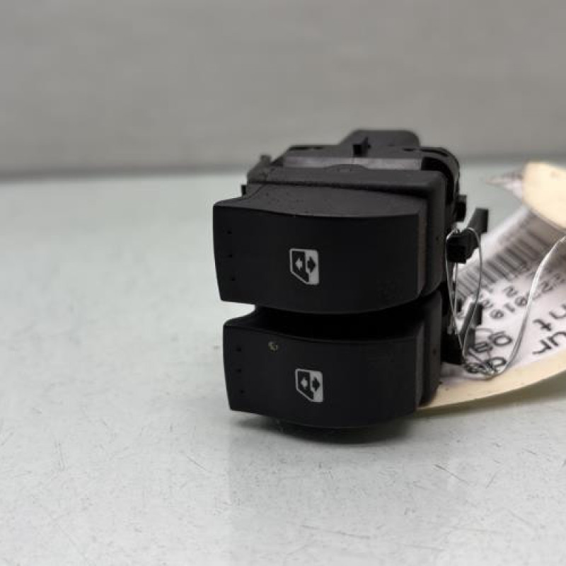 Interrupteur de leve vitre avant gauche RENAULT MASTER 3 Photo n°1