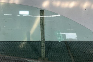 Vitre avant droit PEUGEOT 207