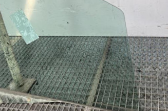 Vitre avant droit PEUGEOT 207