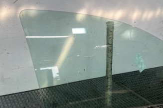 Vitre avant droit PEUGEOT 207