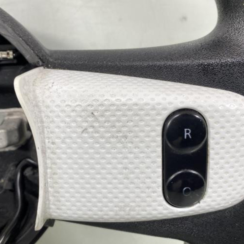 Volant RENAULT TWINGO 3 Photo n°3