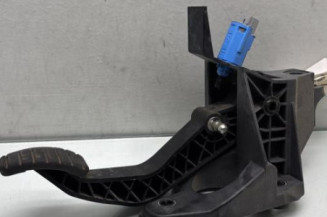 Pedale d'embrayage RENAULT TWINGO 3 Photo n°1