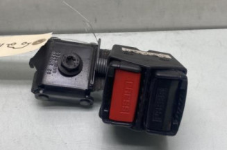 Attache ceinture arriere gauche RENAULT CLIO 2