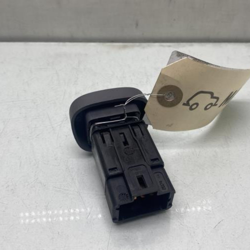 Bouton de warning RENAULT CLIO 2 Photo n°1