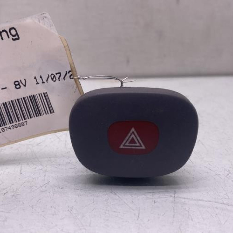 Bouton de warning RENAULT CLIO 2 Photo n°2