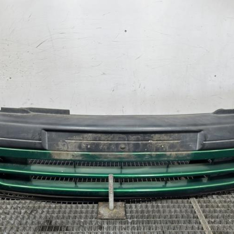 Pare choc avant RENAULT CLIO 2 Photo n°1