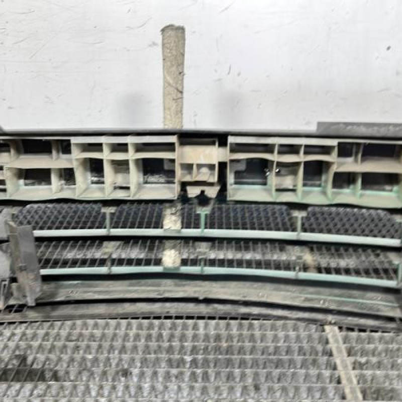 Pare choc avant RENAULT CLIO 2 Photo n°5