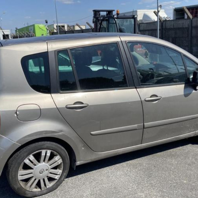 Vitre arriere droit RENAULT GRAND MODUS Photo n°10