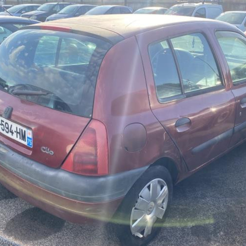 Pare choc avant RENAULT CLIO 2 Photo n°9
