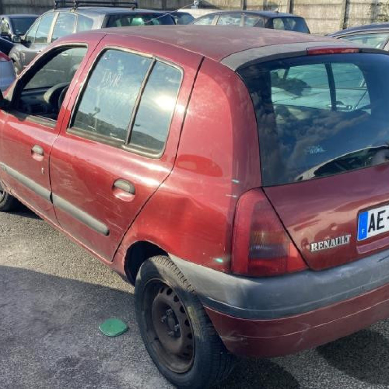 Pare choc avant RENAULT CLIO 2 Photo n°10