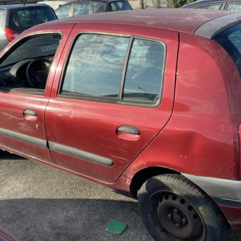 Pare choc avant RENAULT CLIO 2 Photo n°12