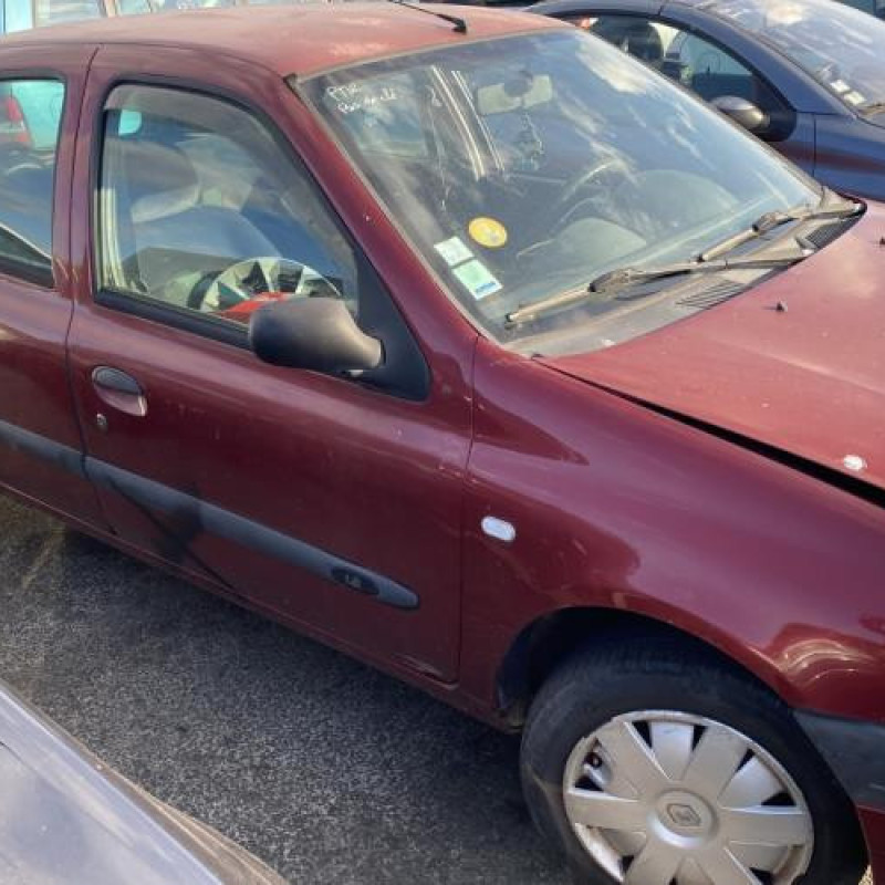 Pare choc avant RENAULT CLIO 2 Photo n°13