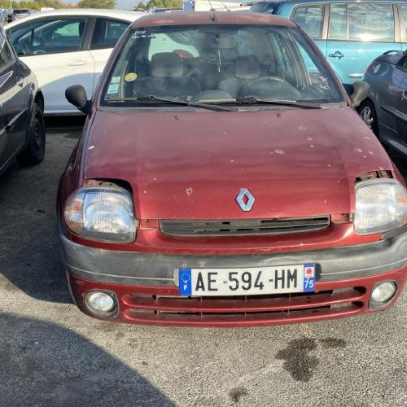 Pare choc avant RENAULT CLIO 2 Photo n°14