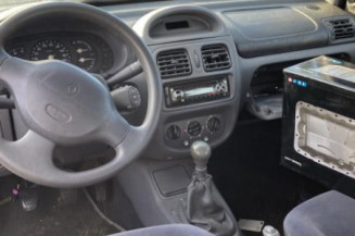 Pare choc avant RENAULT CLIO 2