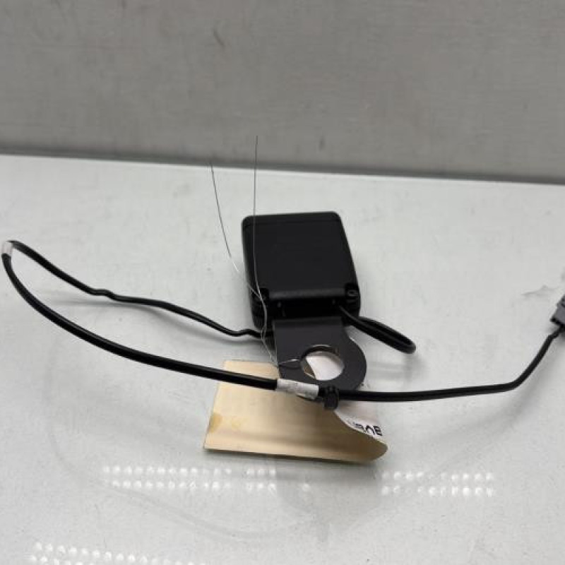 Attache ceinture avant droit DACIA SANDERO 2 Photo n°4