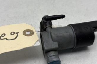 Pompe lave glace avant DACIA SANDERO 1