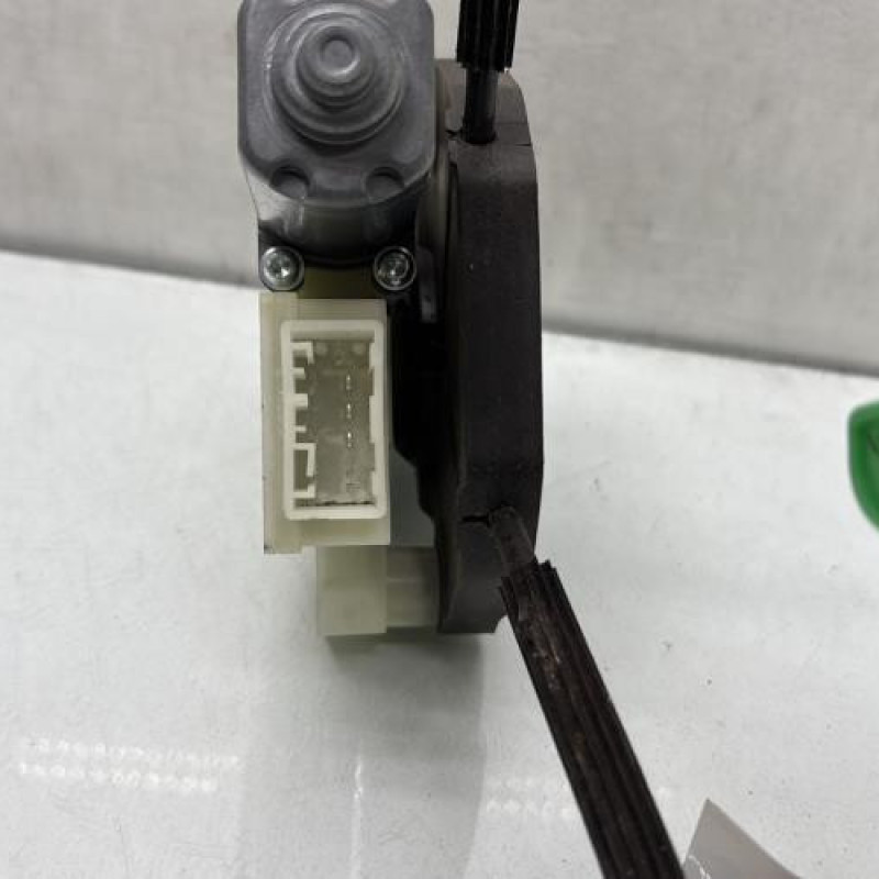 Leve vitre electrique arriere droit VOLKSWAGEN GOLF 7 Photo n°3
