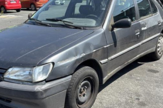 Feu arriere principal gauche (feux) PEUGEOT 306