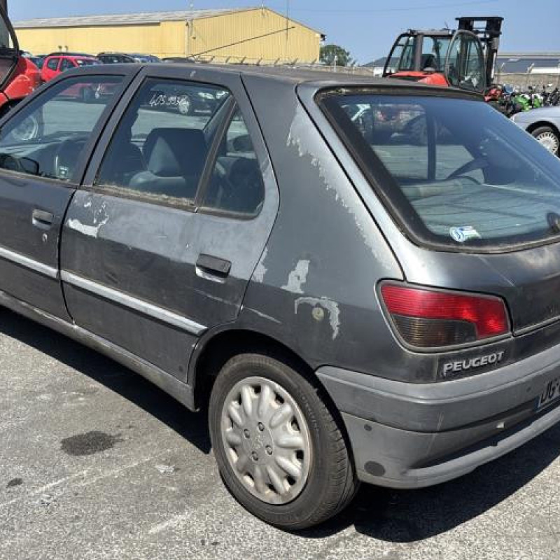 Feu arriere principal gauche (feux) PEUGEOT 306 Photo n°9