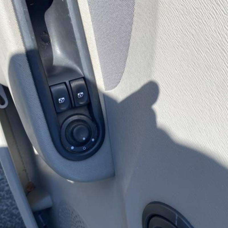Boitier air bag RENAULT TWINGO 2 Photo n°15