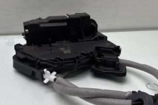 Serrure arriere droit VOLKSWAGEN TOURAN 3