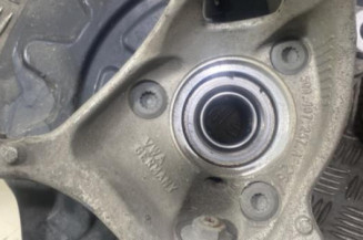 Pivot de moyeu avant gauche VOLKSWAGEN TOURAN 3