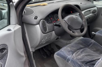 Pivot de moyeu avant droit RENAULT SCENIC 1