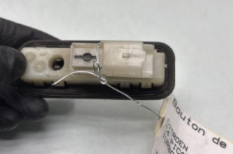 Bouton de coffre CITROEN C4 PICASSO 1