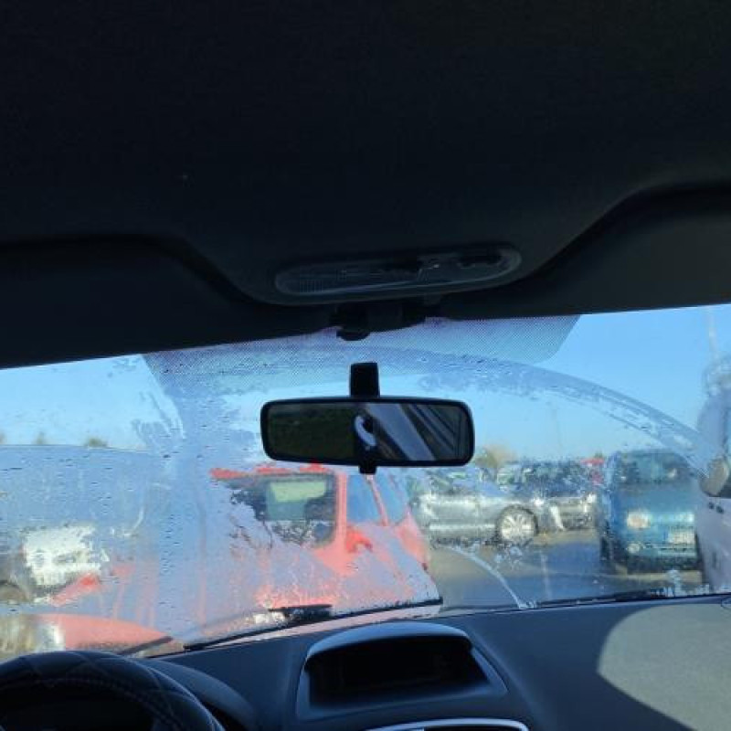 Pare boue avant droit RENAULT CLIO 3 Photo n°20