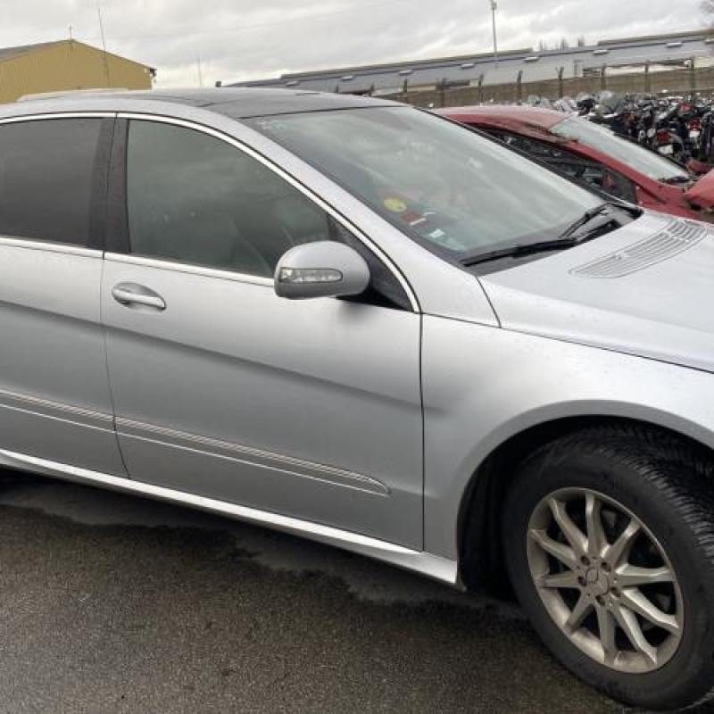 Malle/Hayon arriere MERCEDES CLASSE R 251 Photo n°17