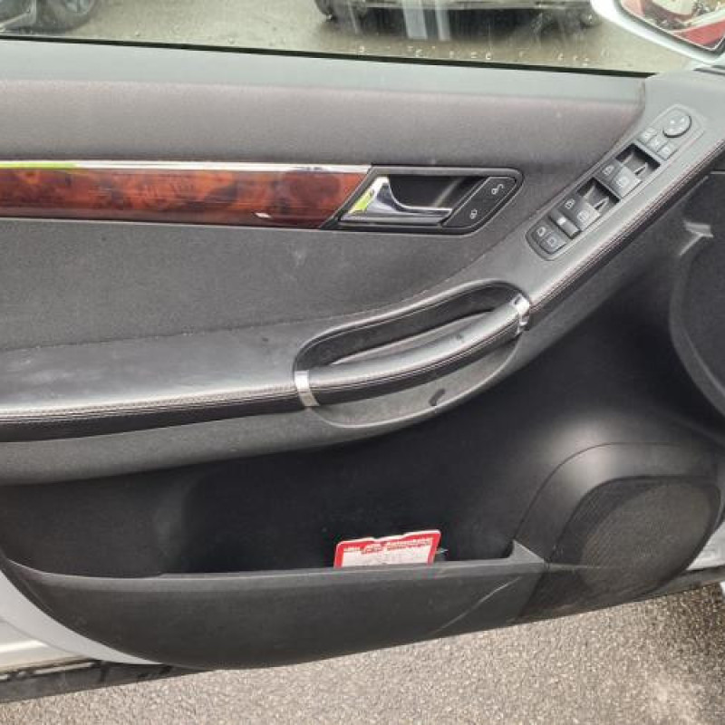 Poignee porte arriere droit MERCEDES CLASSE R 251 Photo n°18