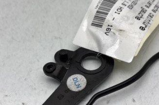 Attache ceinture arriere gauche PEUGEOT 5008 1
