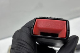 Attache ceinture arriere gauche PEUGEOT 5008 1