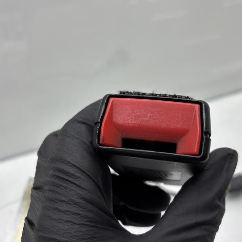 Attache ceinture arriere gauche PEUGEOT 5008 1 Photo n°5