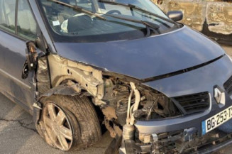 Poignee porte avant droit RENAULT GRAND SCENIC 2