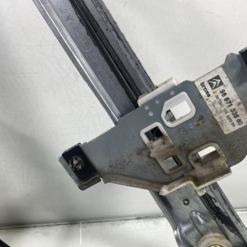Leve vitre electrique avant gauche CITROEN C4 1 Photo n°4