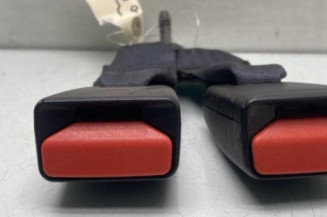 Attache ceinture arriere droit DACIA SANDERO 2