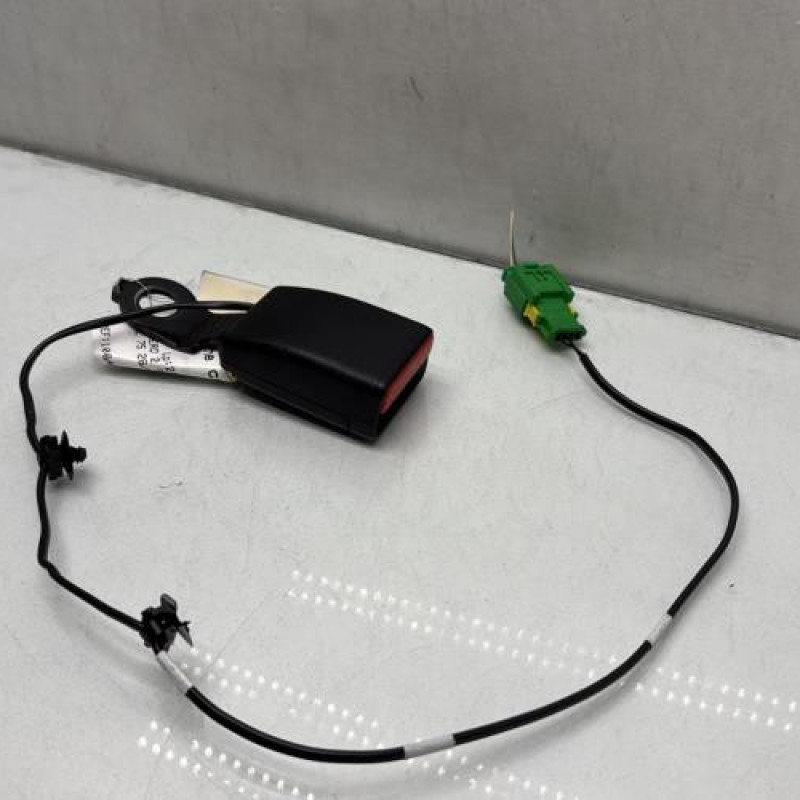 Attache ceinture avant droit DACIA SANDERO 2 Photo n°1