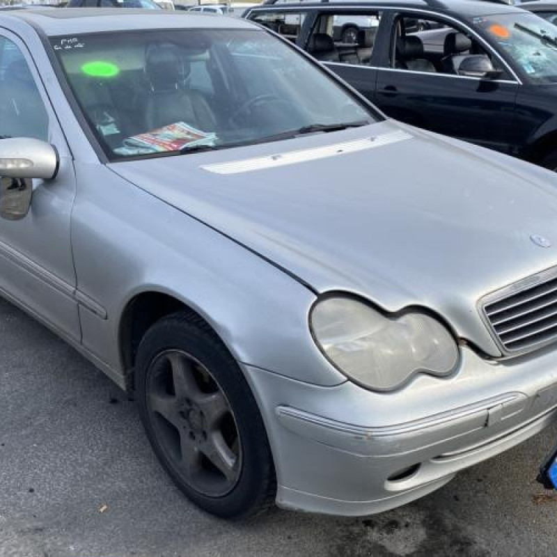 Serrure avant gauche MERCEDES CLASSE C 203 Photo n°8