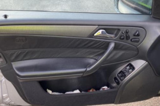 Serrure avant gauche MERCEDES CLASSE C 203