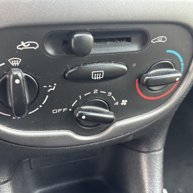 Feu arriere principal gauche (feux) PEUGEOT 206 Photo n°20