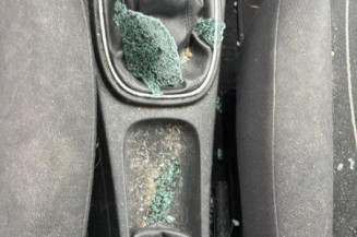 Poignee interieur avant droit OPEL CORSA D