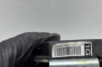 Pretensionneur de ceinture avant gauche PEUGEOT 207