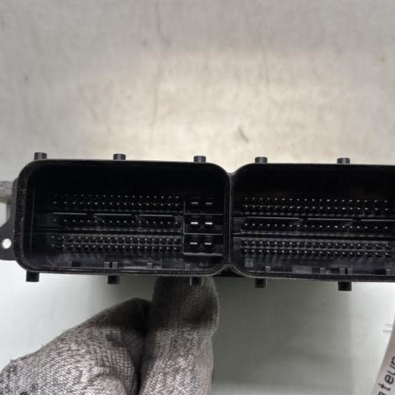 Calculateur moteur AUDI A4 4 Photo n°3