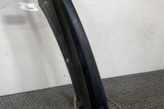 Enjoliveur de feu arriere droit RENAULT TRAFIC 3 COURT