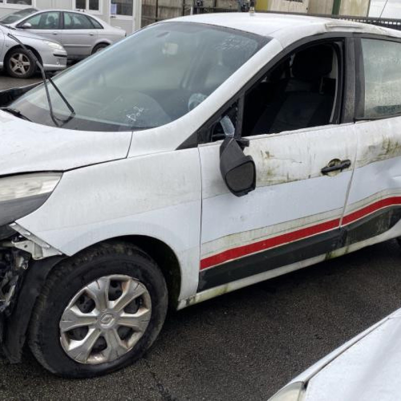 Feu arriere secondaire gauche (feux) RENAULT SCENIC 3 Photo n°9