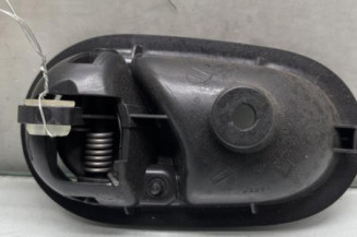 Poignee interieur arriere droit DACIA SANDERO 2