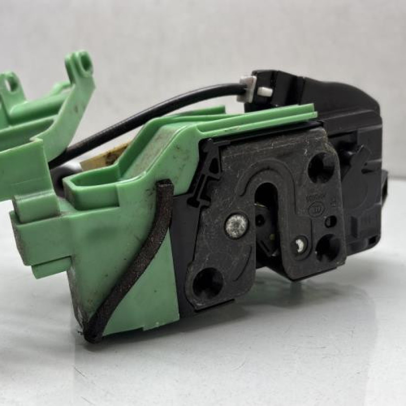 Serrure arriere droit HYUNDAI I 30 1 Photo n°2