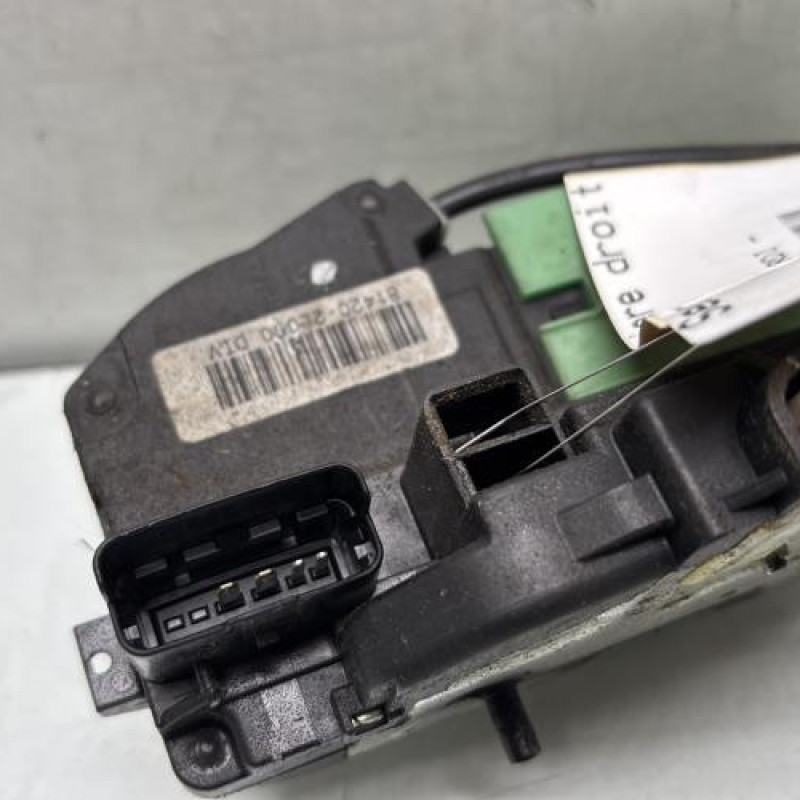 Serrure arriere droit HYUNDAI I 30 1 Photo n°4