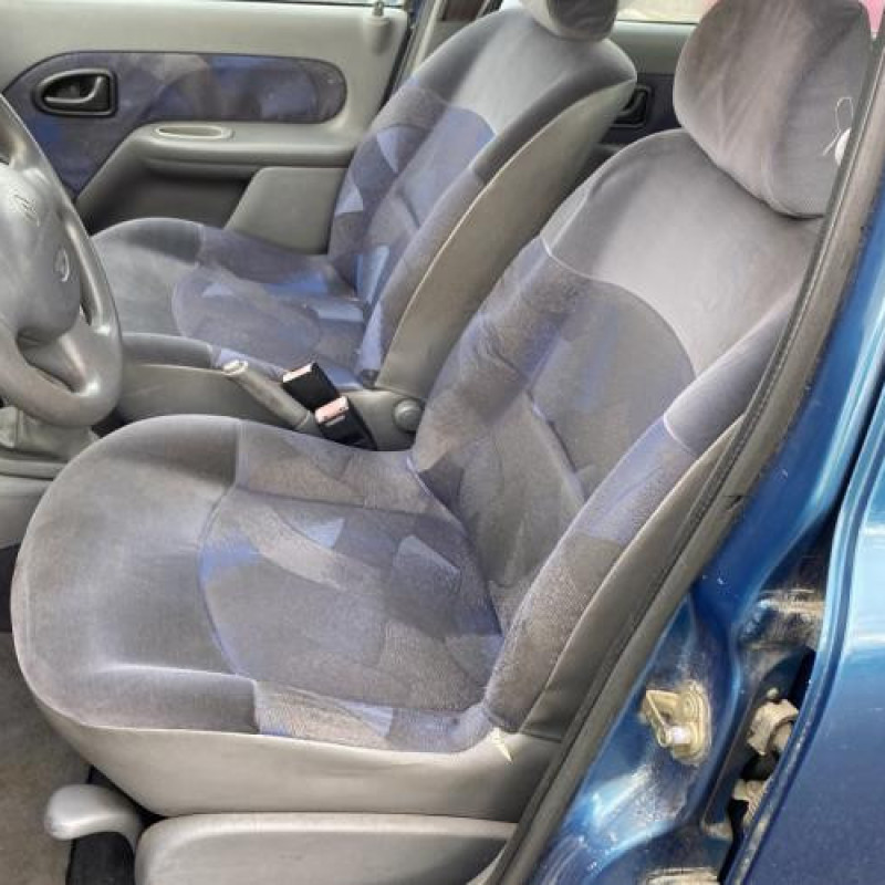 Aile avant droit RENAULT CLIO 2 Photo n°14